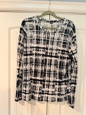 Vince Black & White Patterned Long-Sleeve Tee